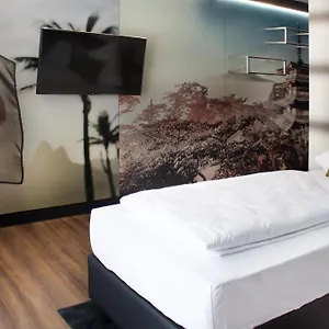  Hotel Nec By Wmm